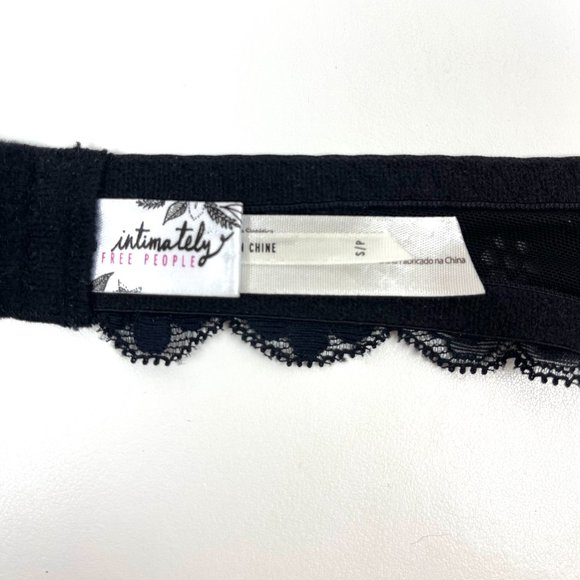 FREE PEOPLE Black Lace Halter Bralette Small - Picture 3 of 3